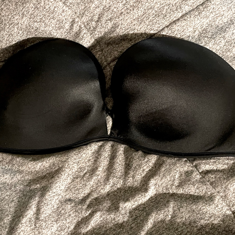 Victoria’s Secret strapless bombshell